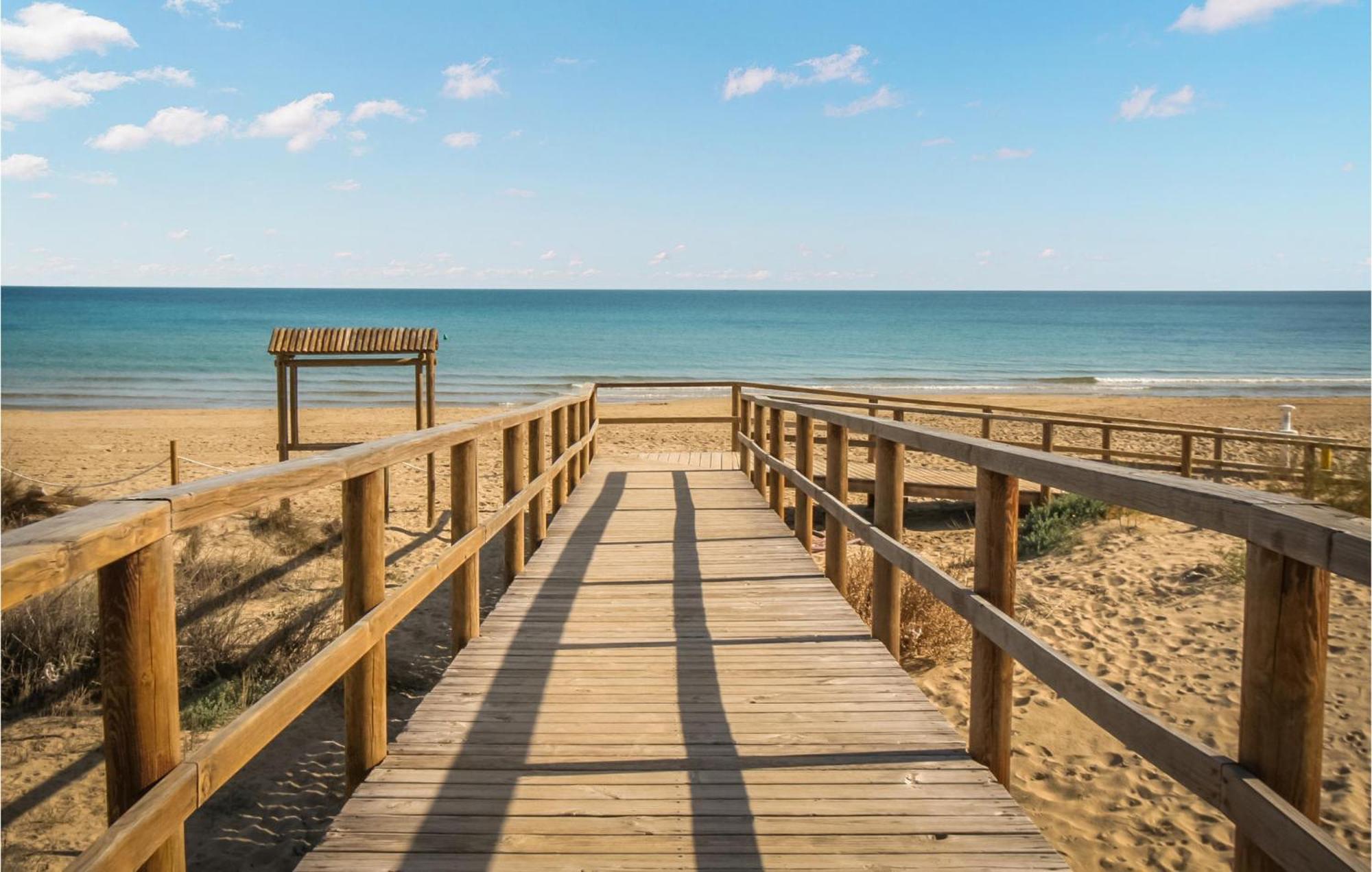 Lovely Apartment In Santa Pola With Kitchenette Exterior foto