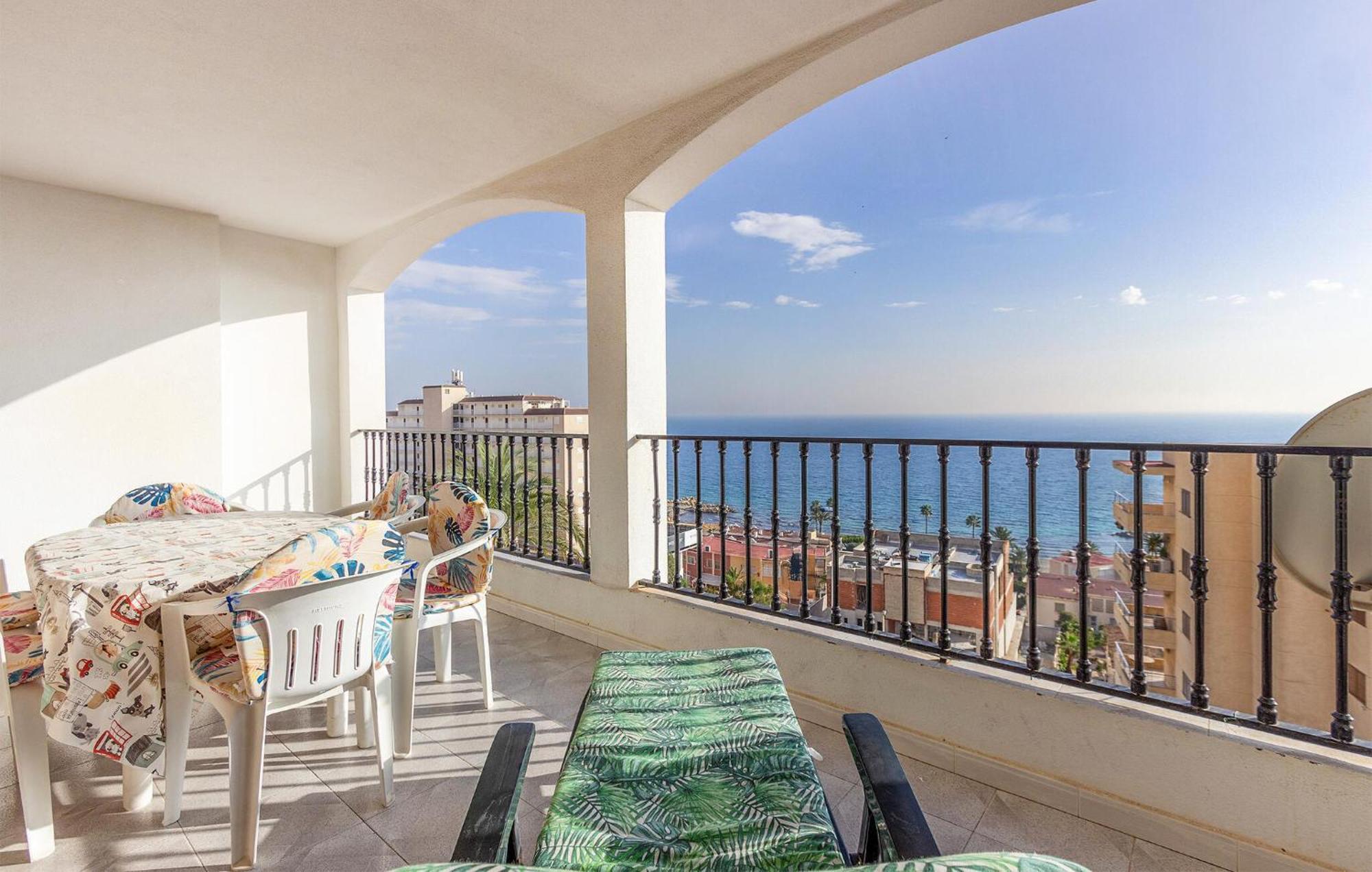 Lovely Apartment In Santa Pola With Kitchenette Exterior foto