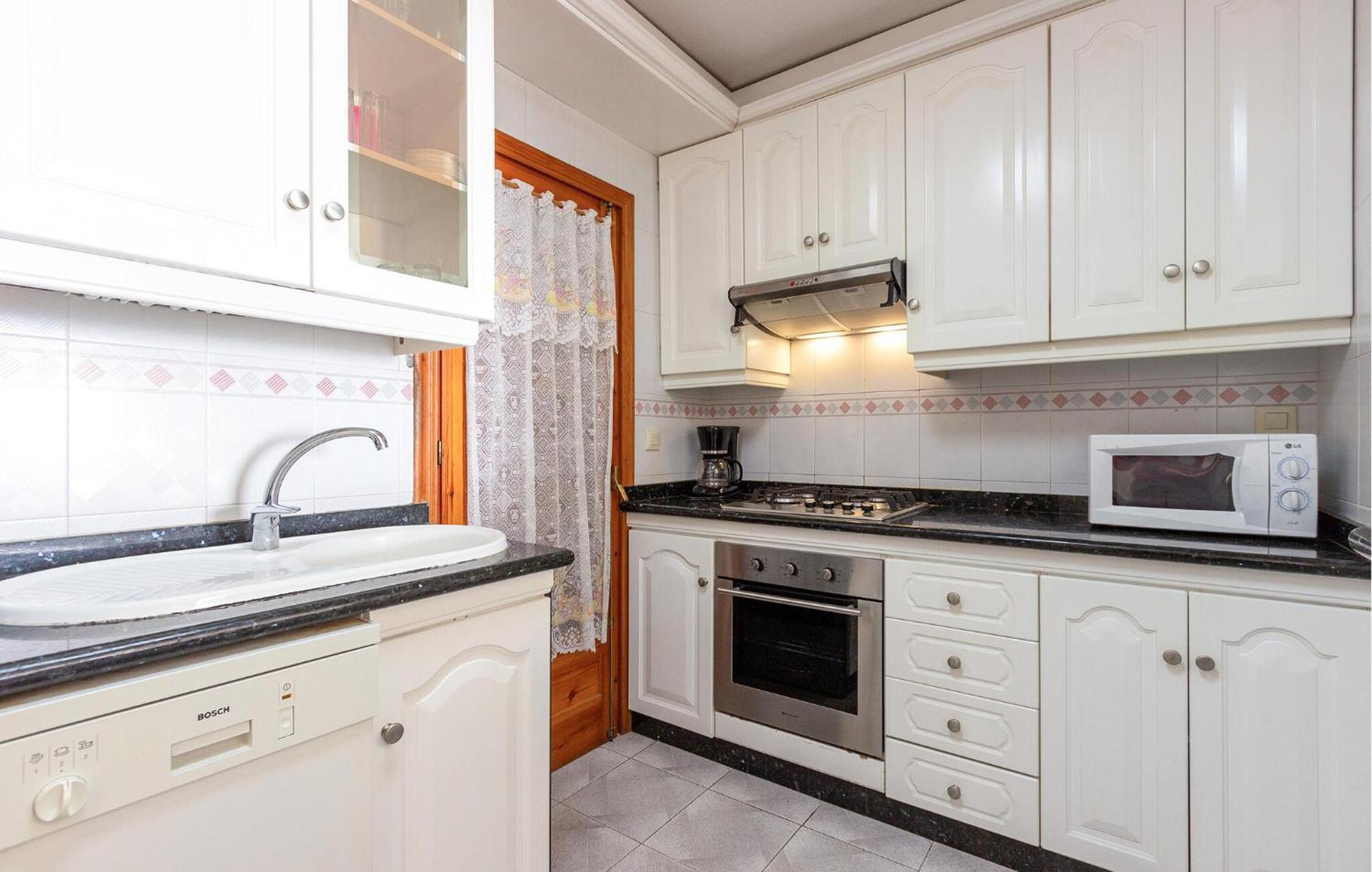 Lovely Apartment In Santa Pola With Kitchenette Exterior foto